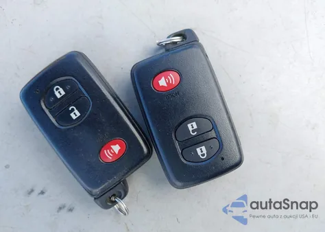 2013 Toyota Prius Three из США, поврежденный, VIN JTDKN3DU5D5567211